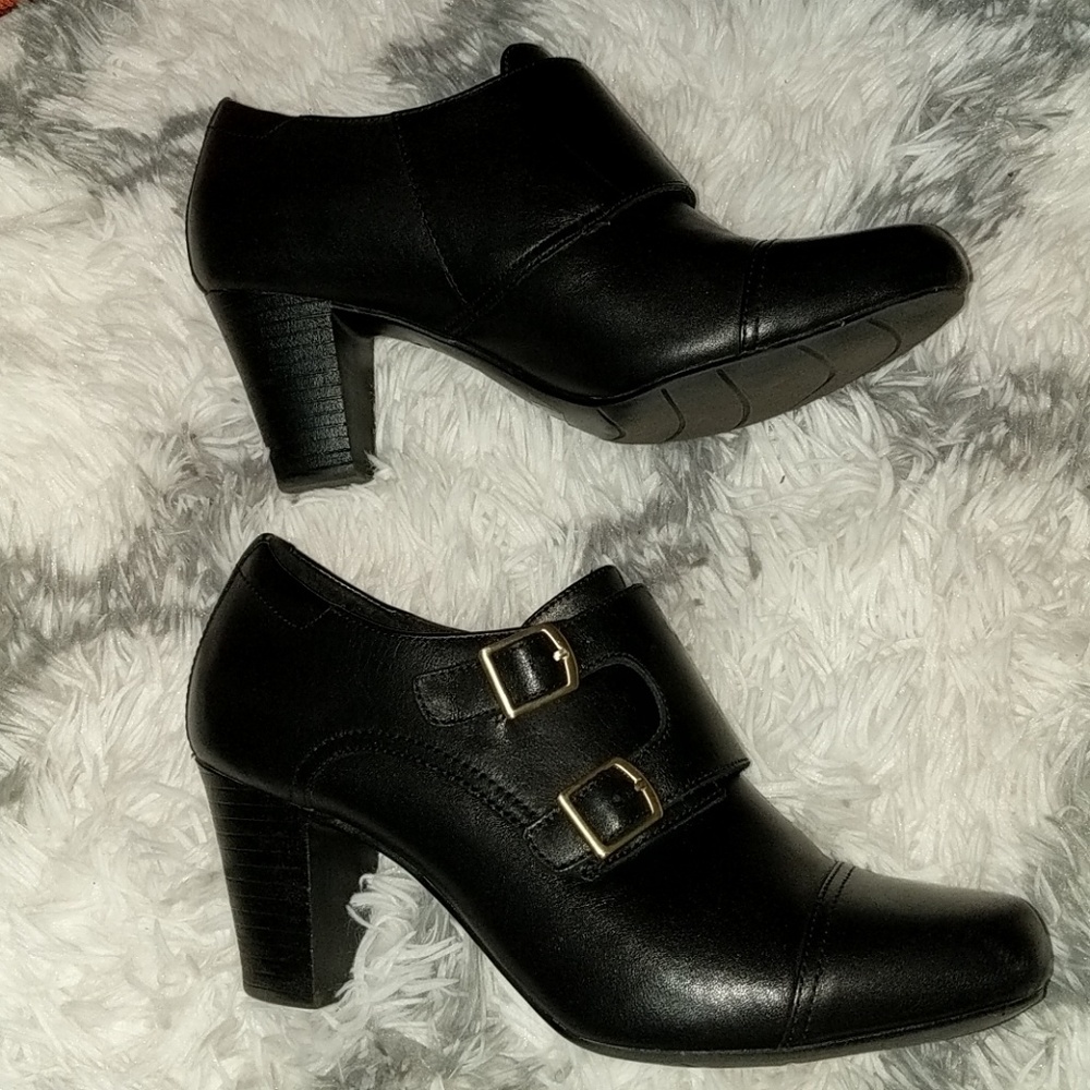 Clarks heel shoes - Picture 7 of 8